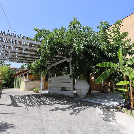 Madlen Apartments Nea Skioni Extérieur photo