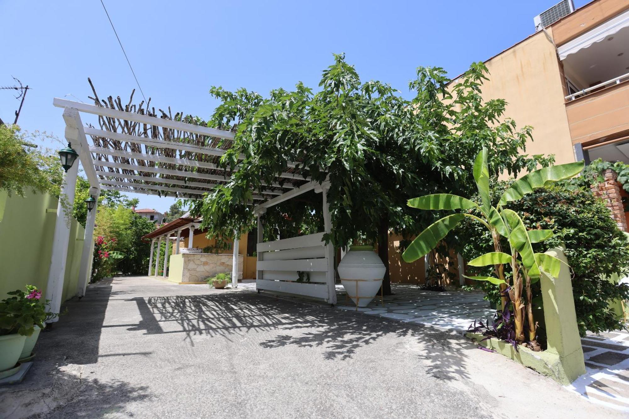 Madlen Apartments Nea Skioni Extérieur photo
